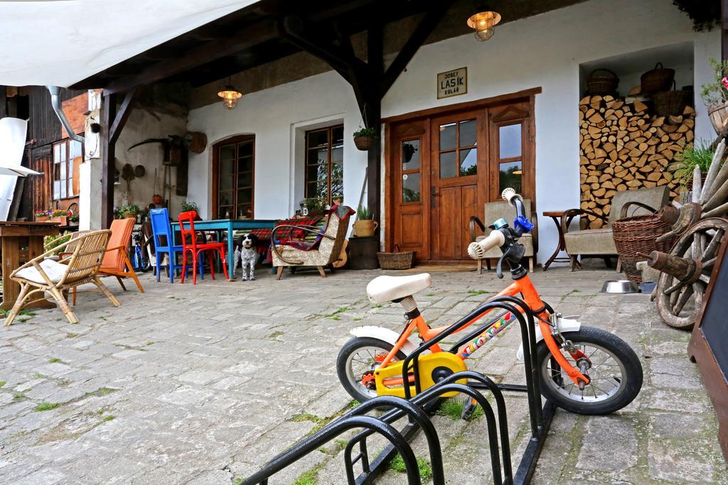Penzion U Lasiku Unetice Exterior photo